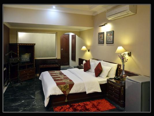 Diplomat Residency Otel Bareilly Dış mekan fotoğraf