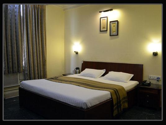 Diplomat Residency Otel Bareilly Dış mekan fotoğraf